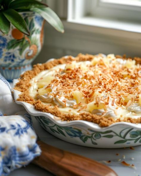 I could eat this 'Million Dollar Pie' every day and not get bored. It's just that amazing Bill Smith's Atlantic Beach Pie, Hello Dolly Pie Recipe, Million Dollar Pie Recipe Pineapple, Southern Crab Pie, Deep Dish Pie Recipes, Pineapple Pie No Bake, Vanilla Pie Recipe, 12 Tomatoes Recipes Desserts, Tropical Pie