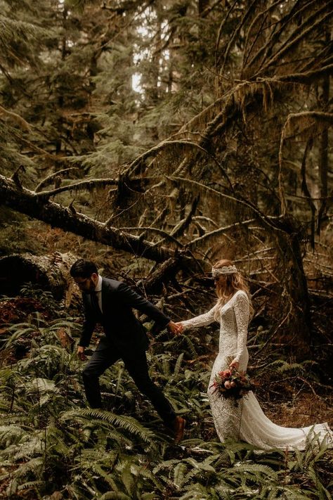 Intimate Wedding Photos, Private Ceremony, Pnw Elopement, Seattle Photography, Forest Elopement, Forest Theme Wedding, Vintage Wedding Photography, Enchanted Forest Wedding, Outdoor Wedding Photography