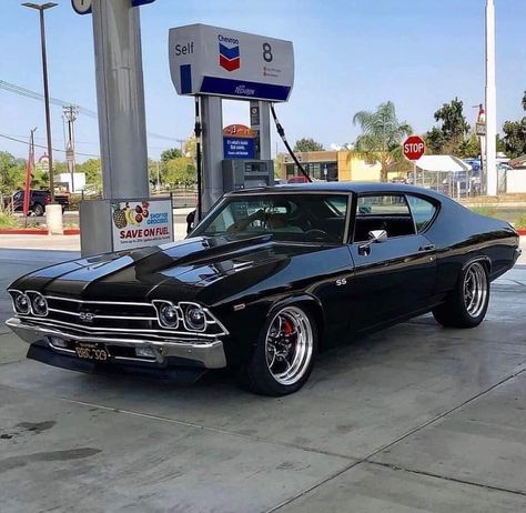 1967 Chevrolet Impala, Hot Rod Cars, Chevy Classic, Filmy Vintage, Old Muscle Cars, Old Vintage Cars, Chevrolet Chevelle Ss, Vintage Muscle Cars, Chevy Muscle Cars