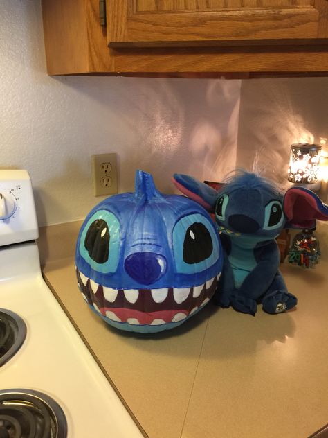 Shawn made Maddox a stitch pumpkin for a school Contest!! Disney Painted Pumpkins Ideas, Paint Pumpkin Contest, Painted Pumpkins Stitch, Stitch Pumpkin Ideas, Pumpkin Painting Ideas Stitch, Stitch Pumpkin Painting Ideas, Lilo And Stitch Pumpkin Painting, Cute Pumpkin Painting Ideas Disney, Stitch Painted Pumpkin