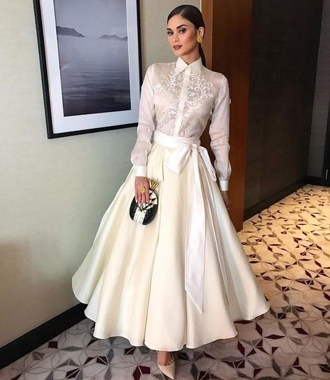 Modern Filipiniana Gown, Filipiniana Wedding Dress, Kim Wedding, Modern Filipiniana Dress, Filipiniana Wedding, Barong Tagalog, Modern Filipiniana, Filipino Fashion, Grad Outfits