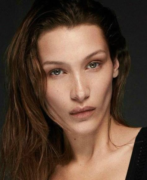 Hollow Cheeks, Bella Hadid Aesthetic, Isabella Hadid, Bella Gigi Hadid, Calvin Klein Swimwear, Face Profile, Hadid Sisters, Bella Hadid Style, Unique Faces