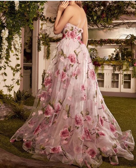 A Formal Affair Brisbane, exclusive, floral ballgown, corset-style bodice, leg split, floor'sweeping train, style, school formal, long dresses, Evening dress, formal dress, special occasion, evening gown, ball gown Floral Dress Wedding Guest, Train Fabric, Strapless Organza, Sweetheart Corset, Dress Smart, Organza Gown, Formal Prom Dresses Long, Printed Organza, Formal Wedding Guests