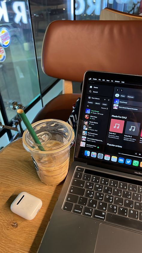 Cafe Laptop Aesthetic, Laptop In Cafe Aesthetic, Studying At Starbucks Aesthetic, Aesthetic Laptop And Coffee, Laptop With Coffee Aesthetic, Boxer Aesthetic, Career Vision Board, Dream Vision Board, Apple Watch Faces