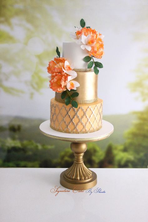 Peach And Gold !  - cake by Signature Cake By Shweta Orange And Gold Wedding Cake, Peach And Gold Cake, Cake For 70th Birthday, Peach Wedding Cake, 50th Birthday Surprise, Wedding Cake Peach, Orchid Cake, Cakes Decor, Peach And Gold