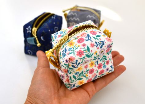 Save this Zipper Pouch Free Pattern, Easy Zipper Pouch, Mini Zipper Pouch, Diy Sy, Pouch Sewing, Small Zipper Pouch, Diy Bags Patterns, Diy Bags Purses, Sewing Purses