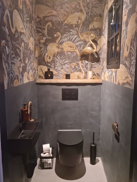 Dark Downstairs Toilet, Wallpaper Toilet, Small Downstairs Toilet, Bathroom Wallpaper Ideas, Cloakroom Toilet, Toilet Restaurant, Toilette Design, Toilet Room Decor, Wc Design