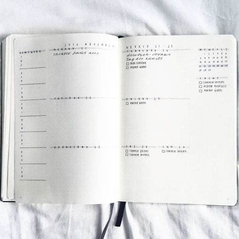 24 Minimalist Bullet Journal Layouts That'll Get You Hard Bullet Journal Weekly Spread Layout, Bullet Journal Period Tracker, Minimalist Bullet Journal Layout, Bullet Journal Simple, Minimalist Bullet Journal, Planning School, Bullet Journal Minimalist, Weekly Log, Bullet Journal Monthly Spread