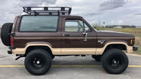 1986 2.9L V6 3-Speed in Johnstown, PA 1986 Ford Bronco, Truck Builds, Johnstown Pennsylvania, Classic 4x4, Ford Bronco 2, Bronco 2, Classic Bronco, Ford Bronco Ii, Bronco Ii