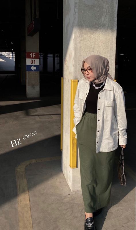 Bigsize Hijab Outfit, Curvy Hijab Outfit, Ootd Gemuk, Style Hijab Casual Jeans, Style Hijab Casual, Kulot Pants, Chubby Girl Outfits, Kondangan Outfit, Outfit Muslim