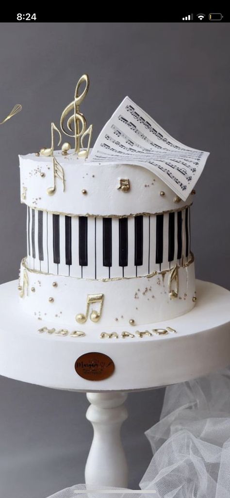 Music Cake Ideas, Bolo Musical, Music Themed Cakes, Piano Cakes, Music Cakes, Music Cake, Creative Birthday Cakes, Cake Decorating Designs, Pretty Birthday Cakes