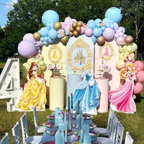 Princess Theme Birthday Party Centerpieces, Disney Princess Pastel Colors Party, Disney Princess Backdrop, Princess Themed Birthday Party, Cinderella Birthday Invitation, Princess Centerpieces, Disney Princess Theme, Princess Balloons, Princess Birthday Party Decorations