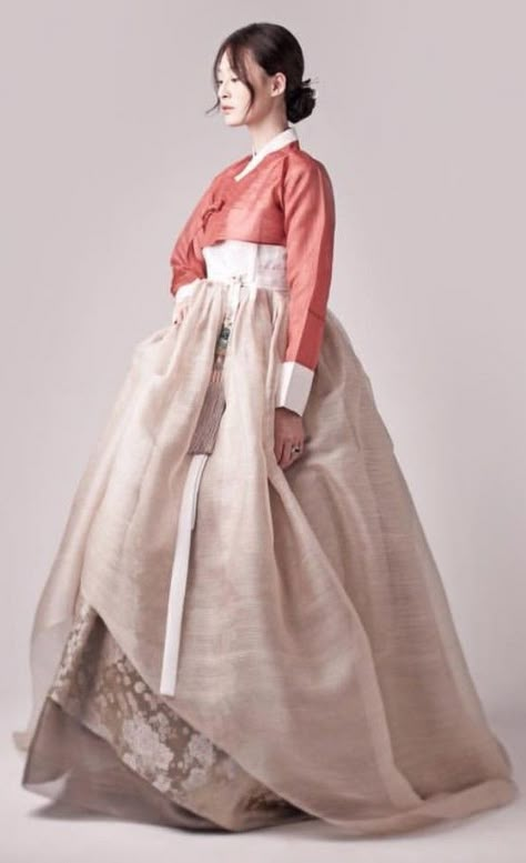 Hanbok Wedding Dress, Hanbok Wedding, Traditional Korean Clothing, Korean Wedding Dress, Traditional Asian Dress, Korean Traditional Clothing, Modern Hanbok, Korean Traditional Dress, Traditional Clothes