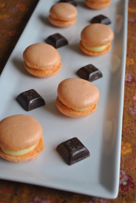 Lori's Lipsmacking Goodness: Orange Creamsicle Macarons French Macaroon Recipes, Creamsicle Cake, Kue Macaroon, Macaroon Cookies, Macaron Flavors, Macaron Cookies, French Macaroons, Macaroon Recipes, Salty Cake