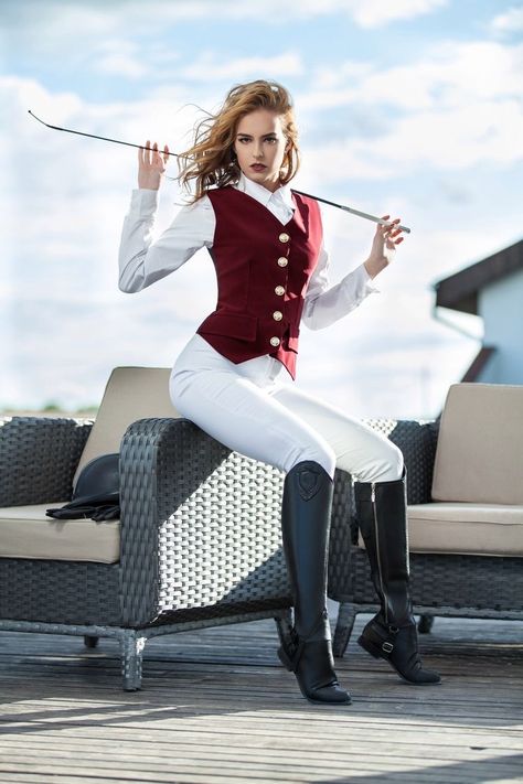 Equestrian Outfits Women, Equestrian Style Outfit, Flat Riding Boots, Horse Riding Outfit, Woman In Suit, Equestrian Girls, Equestrian Riding, Equestrian Outfits, Riding Outfit