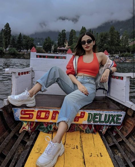 Nainital Nainital Outfit Ideas Summer, Kashmir Outfit Ideas In Summer, Meghalaya Travel Outfits, Nainital Outfit Ideas, Komal Pandey Outfits, Nainital Photography, Komal Pandey, Fashion Blogger Poses, Western Wear Outfits