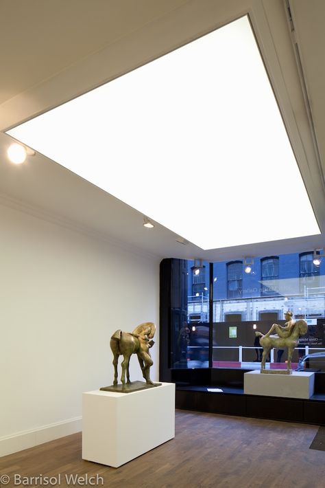 Barrisol Light Box by Barrisol Welch for the John Martin Gallery Soho london Ceiling Wedding, Ceiling Office, Ceiling Diy, Ceiling Classic, Box Ceiling, Ceiling Bathroom, Ceiling Details, Ceiling Kitchen, False Ceiling Bedroom