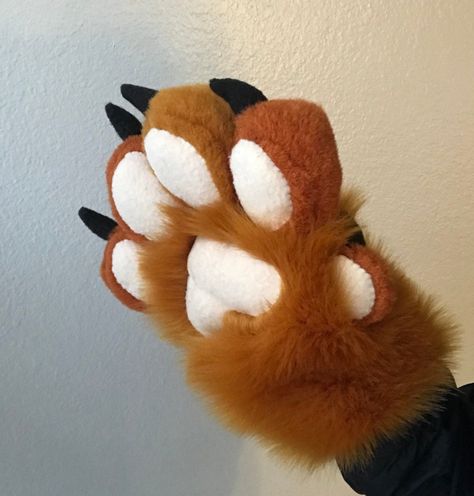 Fursuit Paws, Change Your Eye Color, Fursuit Tutorial, Paw Pattern, Cosplay Tutorial, Cool Anime Pictures, Animal Sketches, Design Reference, Pose Reference