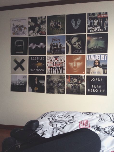 I tried to make a cool wall collage like those ones that people made with vinyls but I couldn't find them so I printed some of my faves album covers yay like foster the people, little mix, haim, coldplay, one direction, the 1975, arctic monkeys, the vamps, adele, imagine dragons, the xx, bastille, 5 seconds of summer, ed sheeran, lana del rey, vampire weekend, miley cyrus, the neighbourhood, jonas brothers and lorde. Teen Music Bedroom, Chalkboard Bedroom, Music Inspired Bedroom, Grunge Bedroom, Music Bedroom, Music Room Decor, Midnight Memories, Tumblr Rooms, Decor Ikea