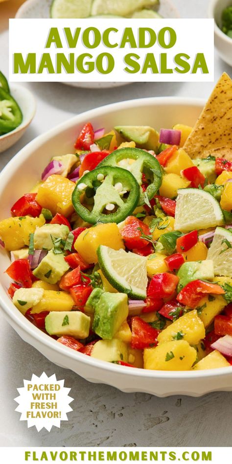 Easy Mango Salsa Recipe, Fresh Mango Salsa, Avocado Salsa Recipe, Easy Salsa Recipe, Mango Salsa Recipes, Mango Avocado Salsa, Mango Avocado, Spicy Salsa, Fruit Salsa