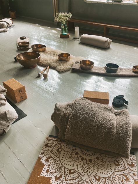 We had a lovely sound healing meditation sessiol at a yoga retreat in Verla, Finland 🧡 #soundhealing #singingbowl #yoga #meditation #yogamat Sound Healing Set Up, Meditation Class Aesthetic, Yoga Set Up, Yoga And Meditation Aesthetic, Spiritual Retreat Aesthetic, Yoga Mood Board, Sound Healing Aesthetic, Yoga Retreat Aesthetic, Sound Healing Room