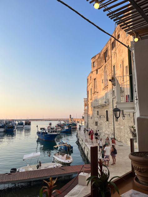 #italy #puglia #monopoli #sunset #summer Monopoli Italy, Sunset Summer, Italian Culture, Puglia, Historical Photos, Travel Dreams, Beautiful Landscapes, Greece, Most Beautiful