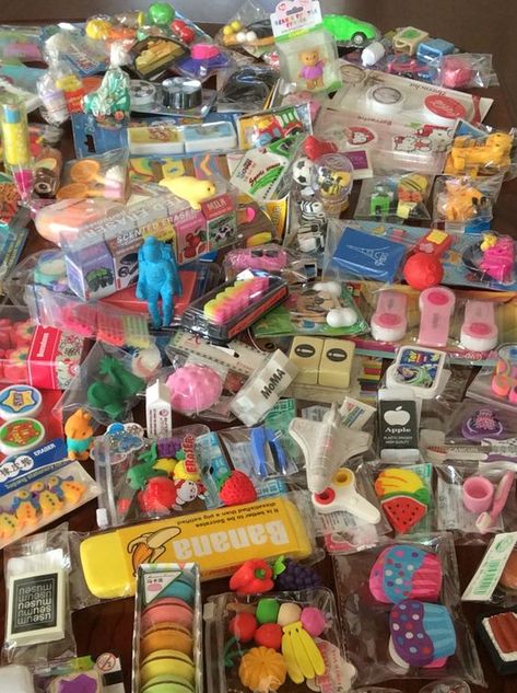 The Eraser House: An erasers collection Cute School Supplies Erasers, Scented Erasers, Eraser Collection, Cool Erasers, Animal Erasers, Kids Toy Shop, Lps Toys, Barbie Doll Set, Cool School Supplies