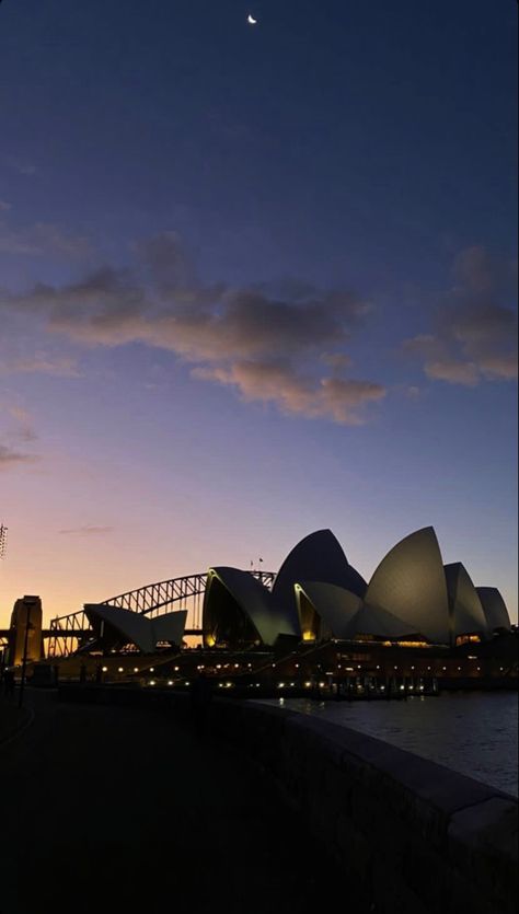 Sydney Australia Fashion Summer, Sydney Australia Aesthetic Wallpaper, Australia Aesthetic Sydney, Sydney Australia Aesthetic Night, Sydney Night Aesthetic, Australia Vibes Aesthetic, Sydney Aesthetic City, Australia Aesthetic Wallpaper, Sydney Core Aesthetic