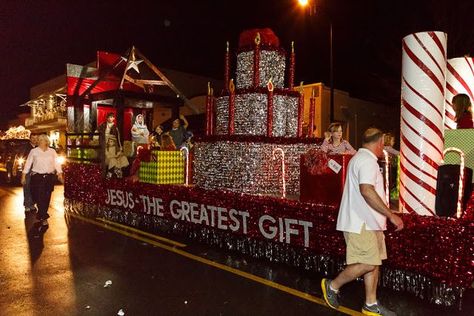 Christian Christmas Parade Floats | christmas parade float themes | think FBC must have some engineers in ... Christmas Floats Parade Ideas, Float Themes, Parade Float Theme, Christmas Floats, Parade Float Ideas, Hometown Christmas, Christmas Parade Floats, Parade Ideas, Floating Decorations