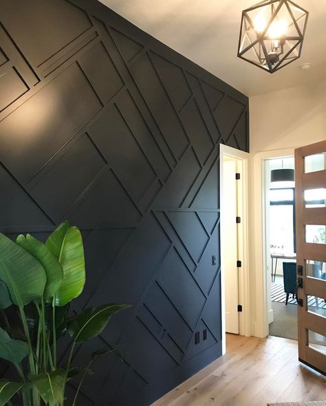 Dimensional wall detail Wood Accent Wall, Painted Walls, Entry Way, Black Wall, Style At Home, Interior Design Trends, Home Fashion, Best Interior, 인테리어 디자인