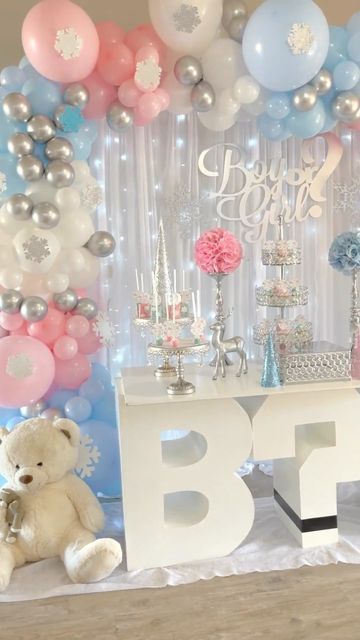 Pink And Blue Christmas Gender Reveal, Wonderland Gender Reveal, Gender Reveal Ideas Winter Wonderland, Winter Wonderland Gender Reveal Decorations, Snowflake Gender Reveal Cake, Planning Gender Reveal Party, Snowflake Gender Reveal Decorations, Snowflake Gender Reveal Ideas, Gender Reveal Themes Winter