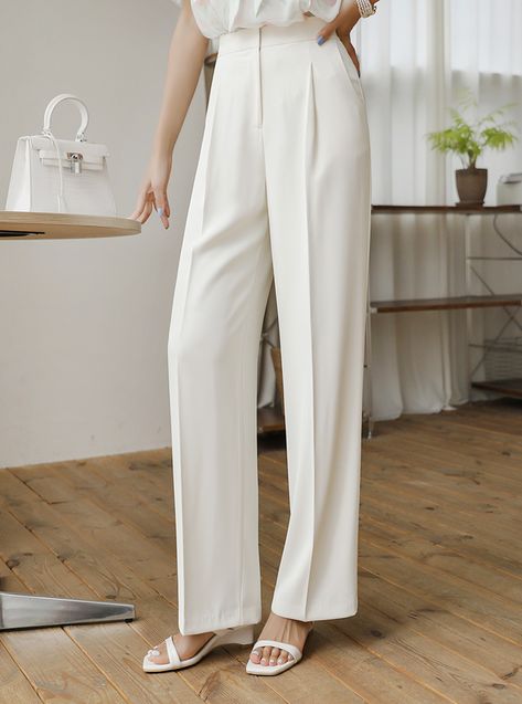 Trendy Pant, White Trousers Outfit, Tailored Pants Outfit, Trousers Women Outfit, Formal Pants Women, Women Trousers Design, Formal Pant, Formal Wear Women, Elegant Pant