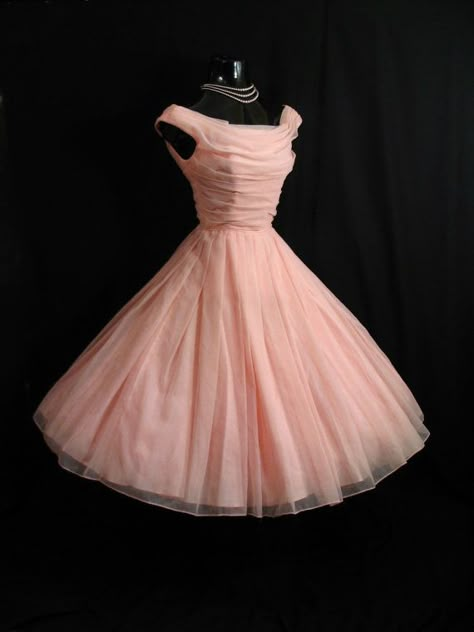 Perfect maid attire 1950s Formal Dress, 1950's Dresses, 50s Prom Dresses, 50s Prom, Chiffon Party Dress, Dresses Pink, 50s Dresses, 1950s Dress, 50s Fashion