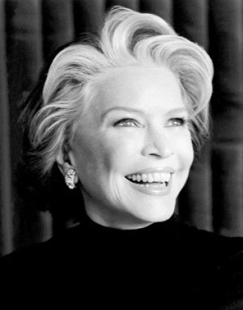 Ellen Burstyn Ellen Burstyn, Growing Older, Broadway Theatre, Who's Who, Raquel Welch, Going Gray, Ageless Beauty, Aging Beautifully, Famous Women