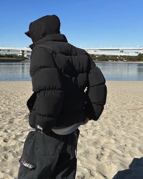 Puffer Jacket Outfit Winter Style, Streetwear Pose, Puffer Jacket Aesthetic, Pose Ideas Winter, Stussy Style, Asian Street Wear, Style Inspo Winter, Puffer Jacket Outfit Men, Stussy Jacket