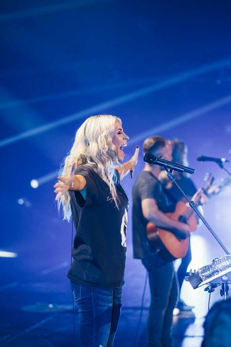 Jenn Johnson Style, Worship Team Outfits, Spiritual Pics, Jenn Johnson, My Future Job, Church Clothes, Bethel Music, Worship Team, Future Job