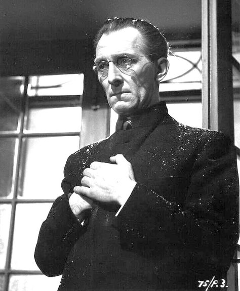 Peter Cushing... Cash on Demand (1961) Hammer Horror, Peter Cushing, Handsome Older Men, Middle Aged Man, Music Tv, Helsinki, Good Old, Real People, Famous People