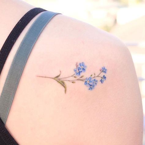 Forget Me Not Flower Tattoo, Blue Flower Tattoos, Forget Me Not Tattoo, Flower Tattoo Meanings, Geniale Tattoos, Forget Me Not Flower, Delicate Tattoo, Tattoo Bracelet, Floral Tattoo Design