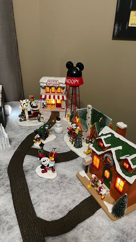 Disney Christmas Village, Disney Village, Christmas Village Ideas, Village Ideas, Christmas Disney, Christmas Villages, Disney Christmas, Christmas Village, Pet Shop