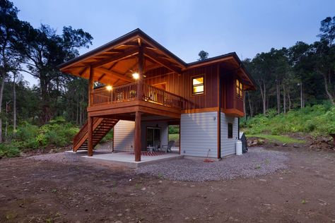 Incredible 760 SQ FT Hawaiian Cottage in Kailua-Kona, Hawaii House On Stilts Plans, Hawaii Tiny House, Hawaiian Cottage, Stilt House Plans, Khmer House, Nipa Hut, Elevated House, Asian House, Bamboo House Design