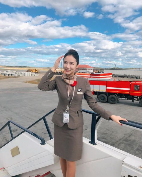 Cabin Crew Uniform, Hostess Uniform, Air Hostess Uniform, Female Pilots, China Southern Airlines, Asiana Airlines, Airline Cabin Crew, Korean Air, Air Hostess