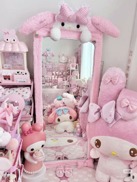 My Melody Room Decor, Sanrio Bedroom Ideas, Melody Bedroom, Sanrio House, My Melody Room, Melody Room, Kid Bedrooms, Y2k Room, Kawaii Bedroom