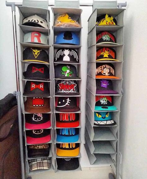 Storage Ideas For Closets, Hat Hanging Ideas, Diy Hat Storage, Ball Cap Storage, Diy Hat Display, Baseball Hat Display, Hat Storage Ideas, Baseball Hat Storage, Organize Baseball Hats