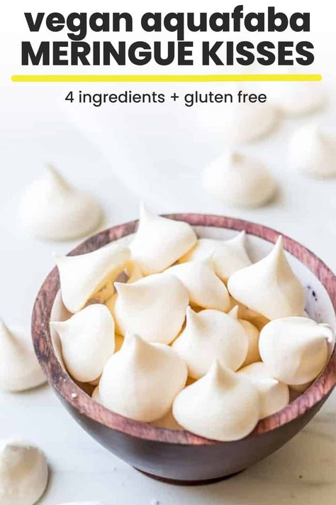 Vegan Meringue Recipe, Best Vegan Cookie Recipe, Best Vegan Cookies, Aquafaba Recipes, Vegan Meringue, Vegan Vibes, Meringue Recipe, Meringue Kisses, Vegan Cookies Recipes