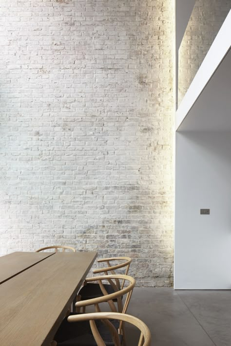 Brick Wall Ideas, Rustic Brick Wall, Brick Fireplace Wall, Brick Wall Decor, White Brick Wall, Interior Brick, Brick Interior Wall, Brick Interior, White Wash Brick