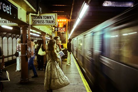 Rare Photos Of NYC Underground In The 70's And 80's A.K.A Hell On Wheels Nyc Underground, Hell On Wheels, New York Subway, U Bahn, Nyc Subway, Nova York, Street Photographers, Living In New York, Clint Eastwood