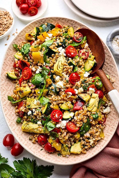 Grilled Vegetable Farro Salad Shallot Dressing, Two Peas And Their Pod, Nice Salad, Farro Salad Recipes, Easy Skillet Chicken, Vegetable Salads, Metabolism Foods, Veggie Ideas, Main Recipes