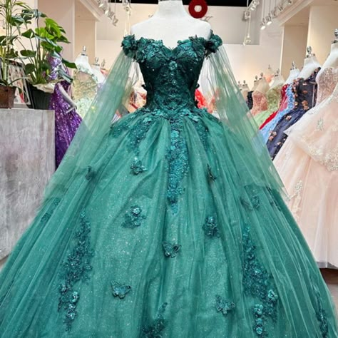 Teal Quinceanera Dresses, Green Quinceanera Dresses, Champagne Gown, Quinceanera Themes Dresses, Off Shoulder Ball Gown, Lace Butterfly, Butterfly Applique, Pretty Quinceanera Dresses, Delicate Butterfly