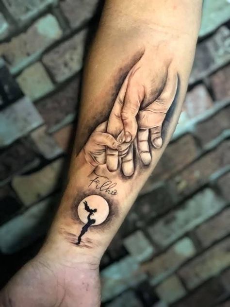 Pin on tatto Baby Hand Tattoo, Mutterschaft Tattoos, Symbol For Family Tattoo, Family Tattoos For Men, Baby Tattoo Designs, Father Tattoos, Family Tattoo Designs