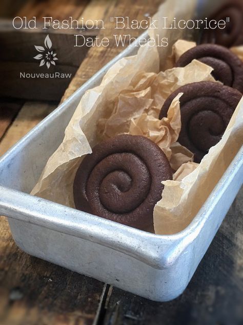 Old-Fashion-'Black-Licorice'-Date-Wheels-feature Licorice Desserts, How To Make Black Licorice, Black Licorice Syrup, Chocolate Licorice, Black Licorice Candy, Mat Inspiration, Licorice Candy, Liquorice Allsorts, Brown Sugar Syrup